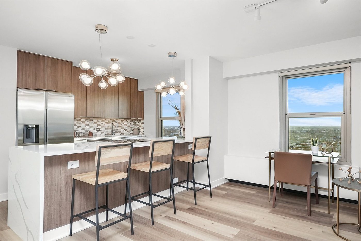 Lakeview high-rise, galley to peninsula, after